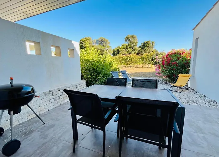 Mini-villa Dans Avec Piscine T2 * Bonifacio (Corsica)